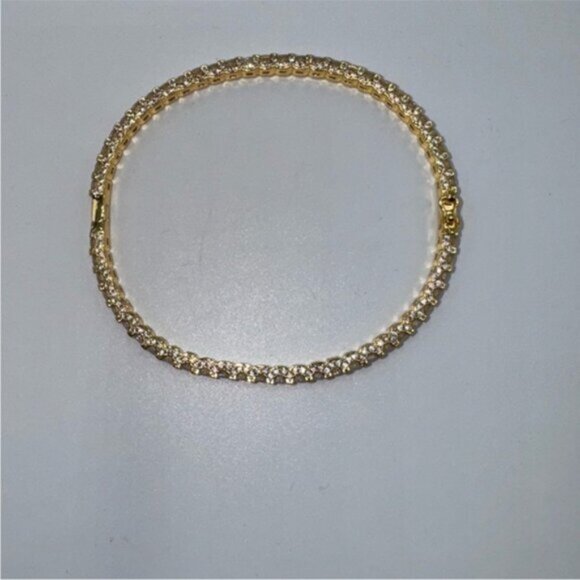 18k Tennis Bangle - Picture 7 of 10